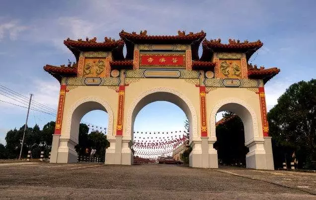 DAY 10: Fly to Sandakan