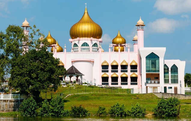 DAY 1: Arrive Kuching