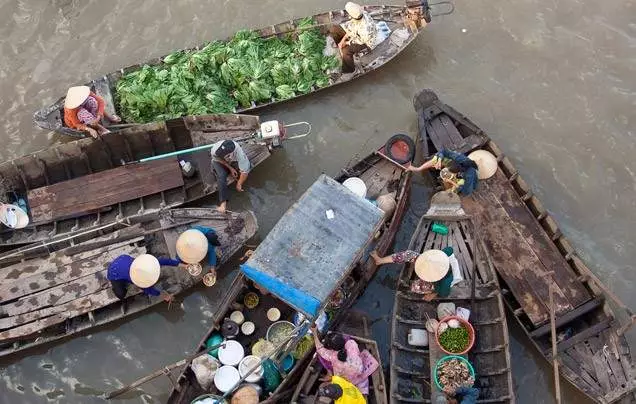 Day 8: Long Xuyen & Dinh Yen