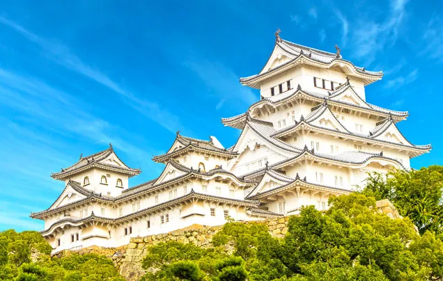 DAY 5: Admire Himeji Castle