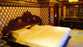 Munkhtenger Ger Camp