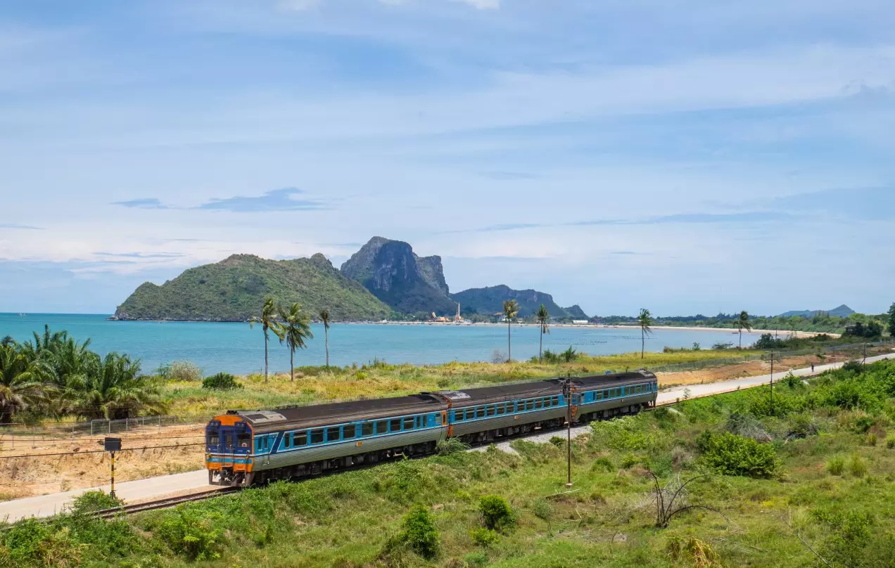 Day 13: Surat Thani – Hua Hin by No. 40 train