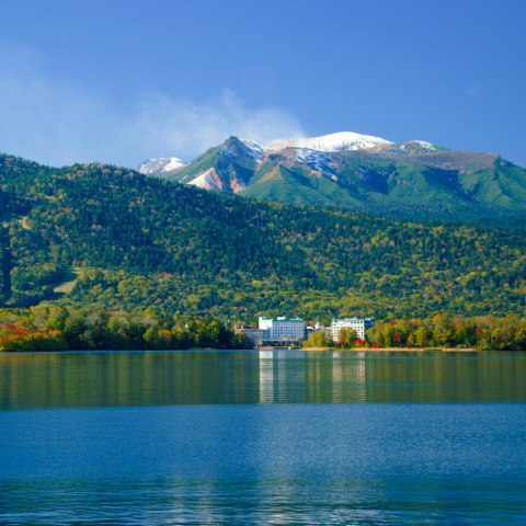 Cruise Lake Akan's tranquil waters