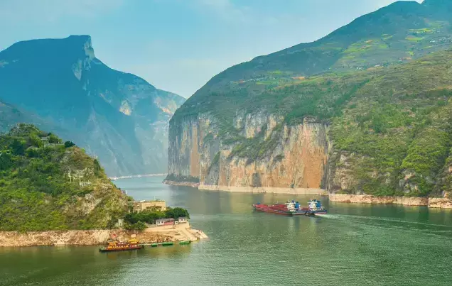 Days 4-6: Yangtze River Cruise