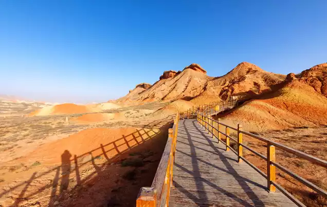 DAY 9: Rainbow Mountains